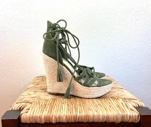 Guess Suede Wedged Espadrilles size 7M