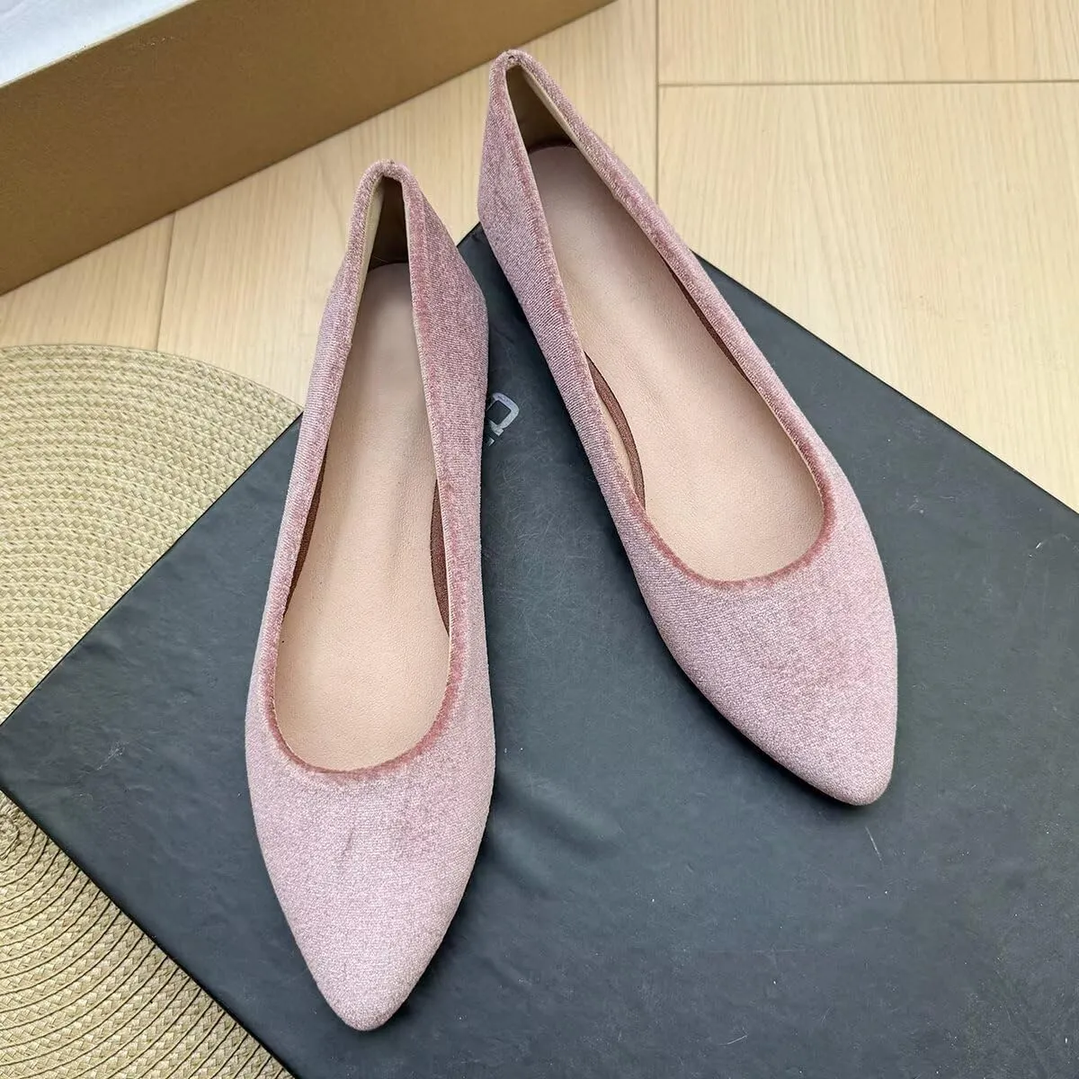 Hee grand Pointed Toe Flats for Women Casual Slip-On Loafers Comfort Work Shoes Velvet Dressy Shoes