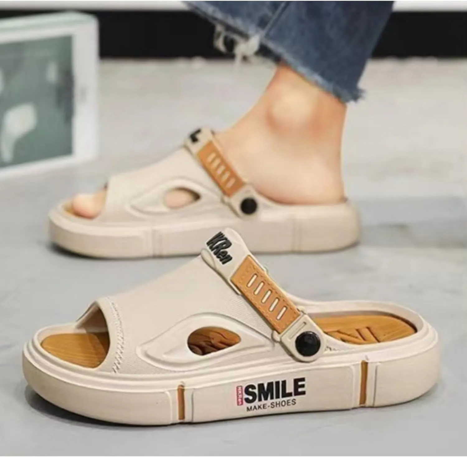 Men's Buckle Closure Soft Thick Slippers Outdoor Beach Home Wear Summer Shoes Comfortable Breathable Slip Resistant Sandals with Korean Style for Men Fashion Casual
