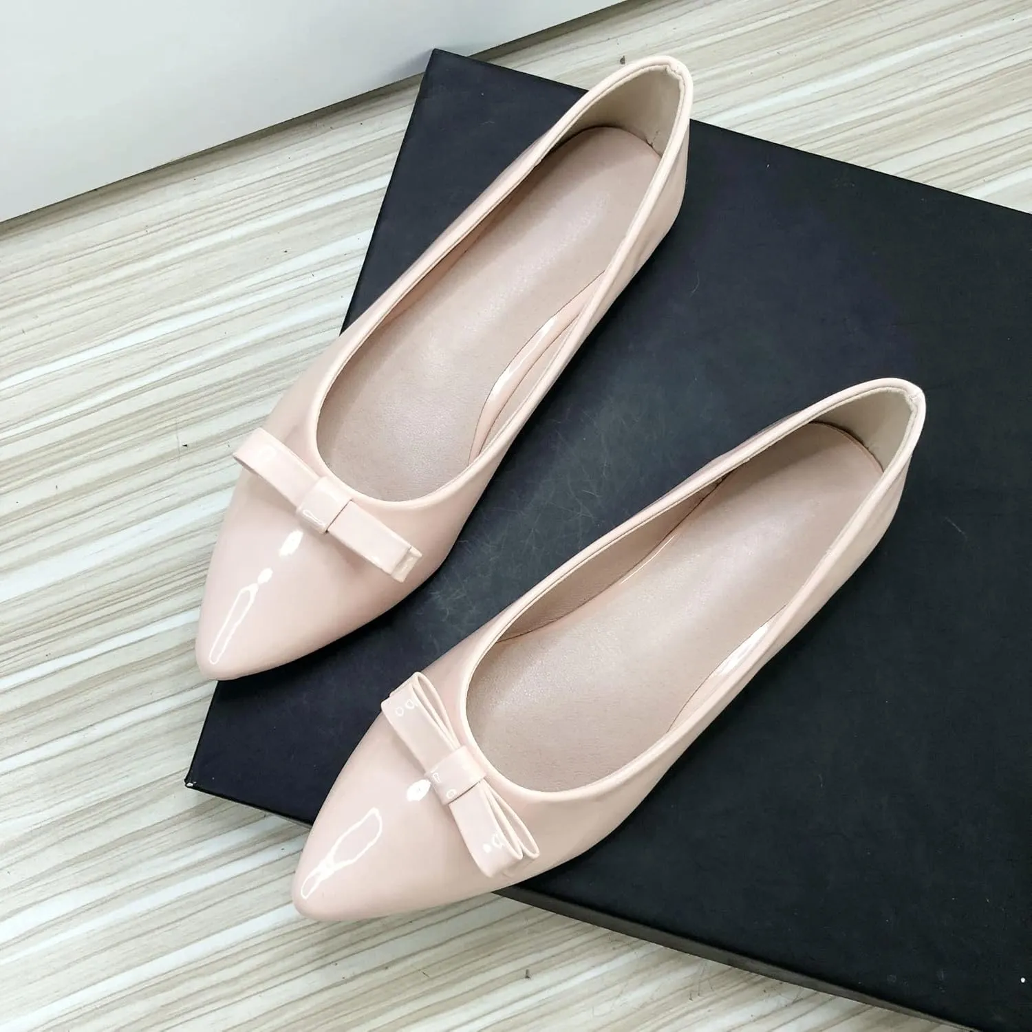 SAILING LU Casual Flat Shoes for Women Comfortable Slip-ons Loafers Women Moccasins Pointed Toe Ballerina Walking Flats Shoes Wear to Work