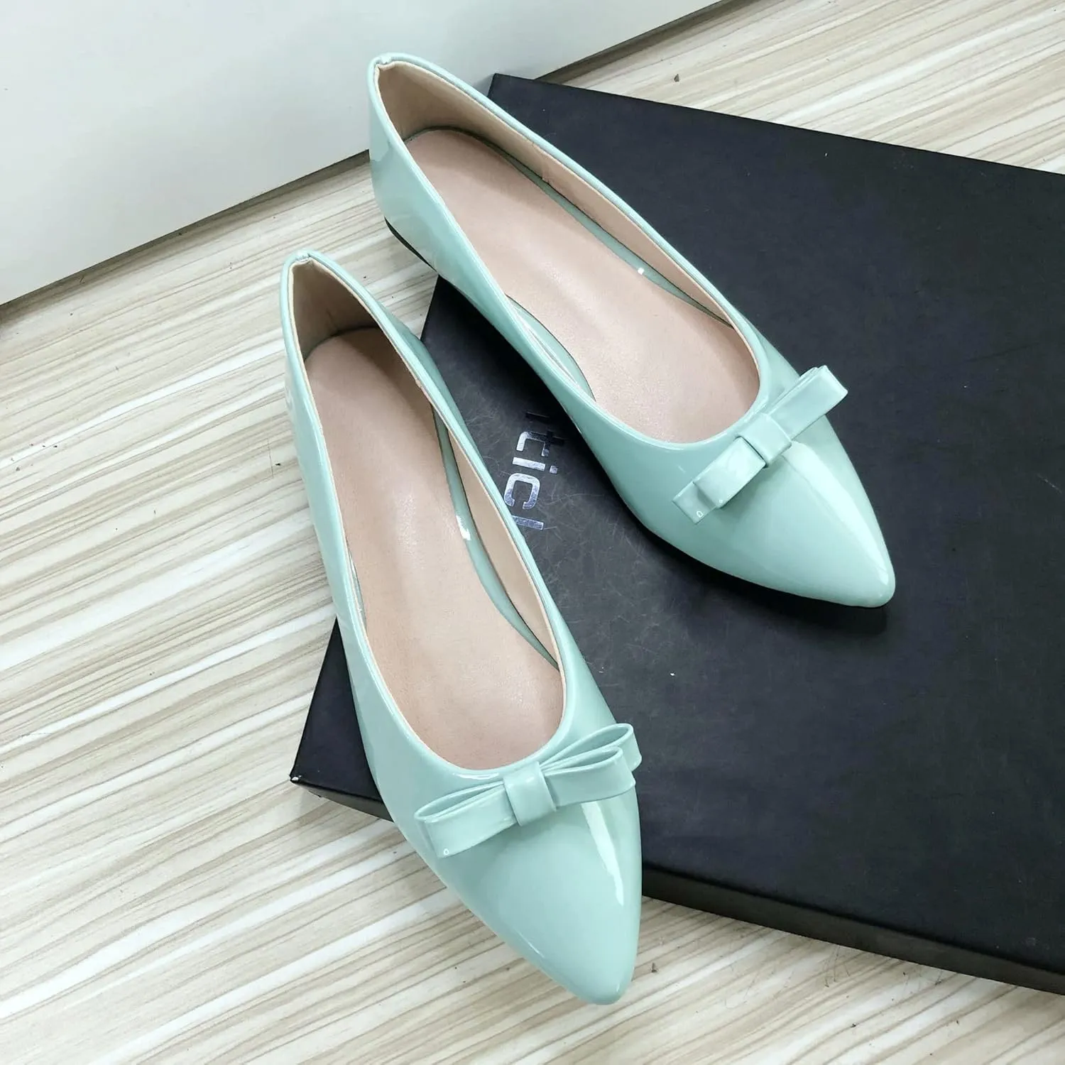 SAILING LU Casual Flat Shoes for Women Comfortable Slip-ons Loafers Women Moccasins Pointed Toe Ballerina Walking Flats Shoes Wear to Work