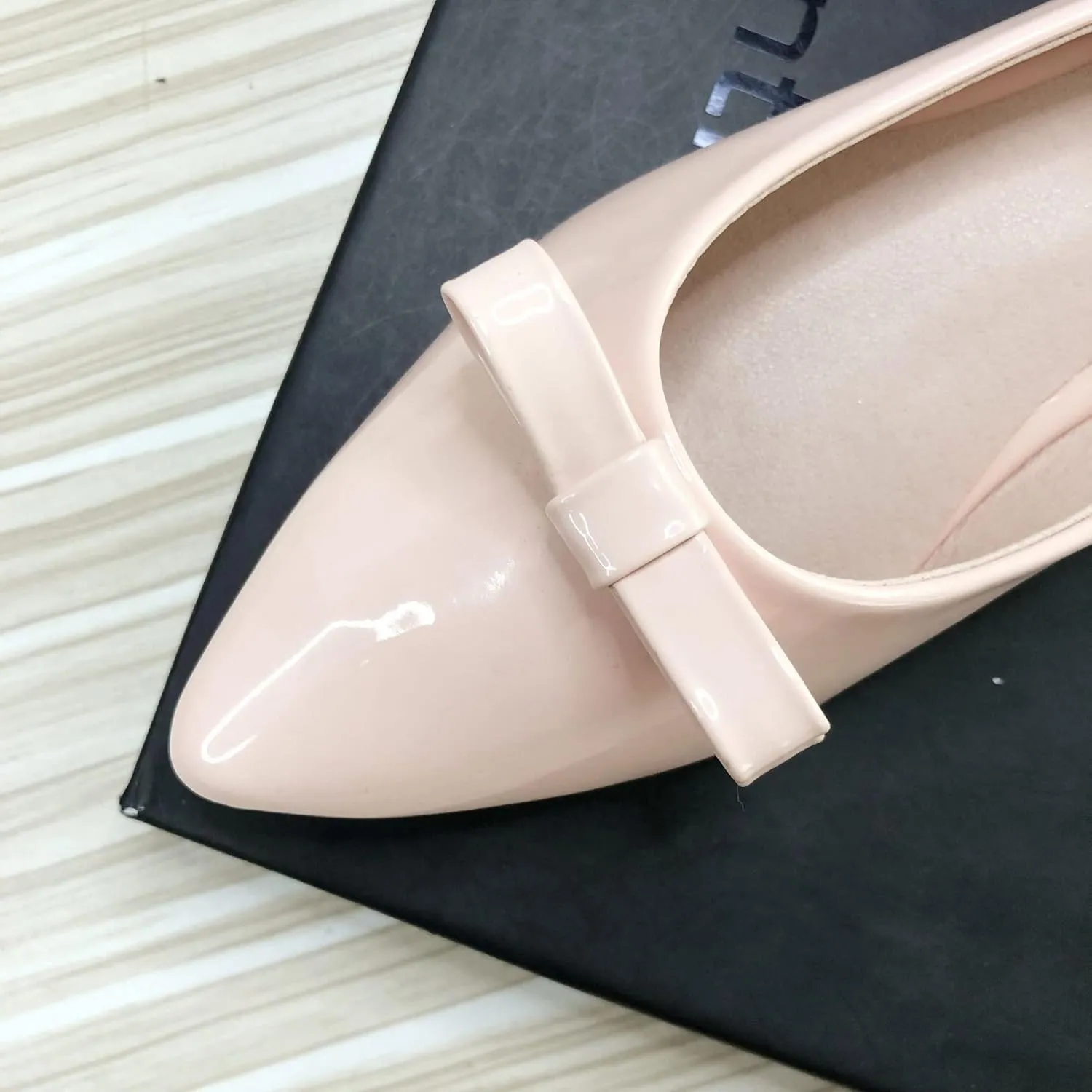 SAILING LU Casual Flat Shoes for Women Comfortable Slip-ons Loafers Women Moccasins Pointed Toe Ballerina Walking Flats Shoes Wear to Work