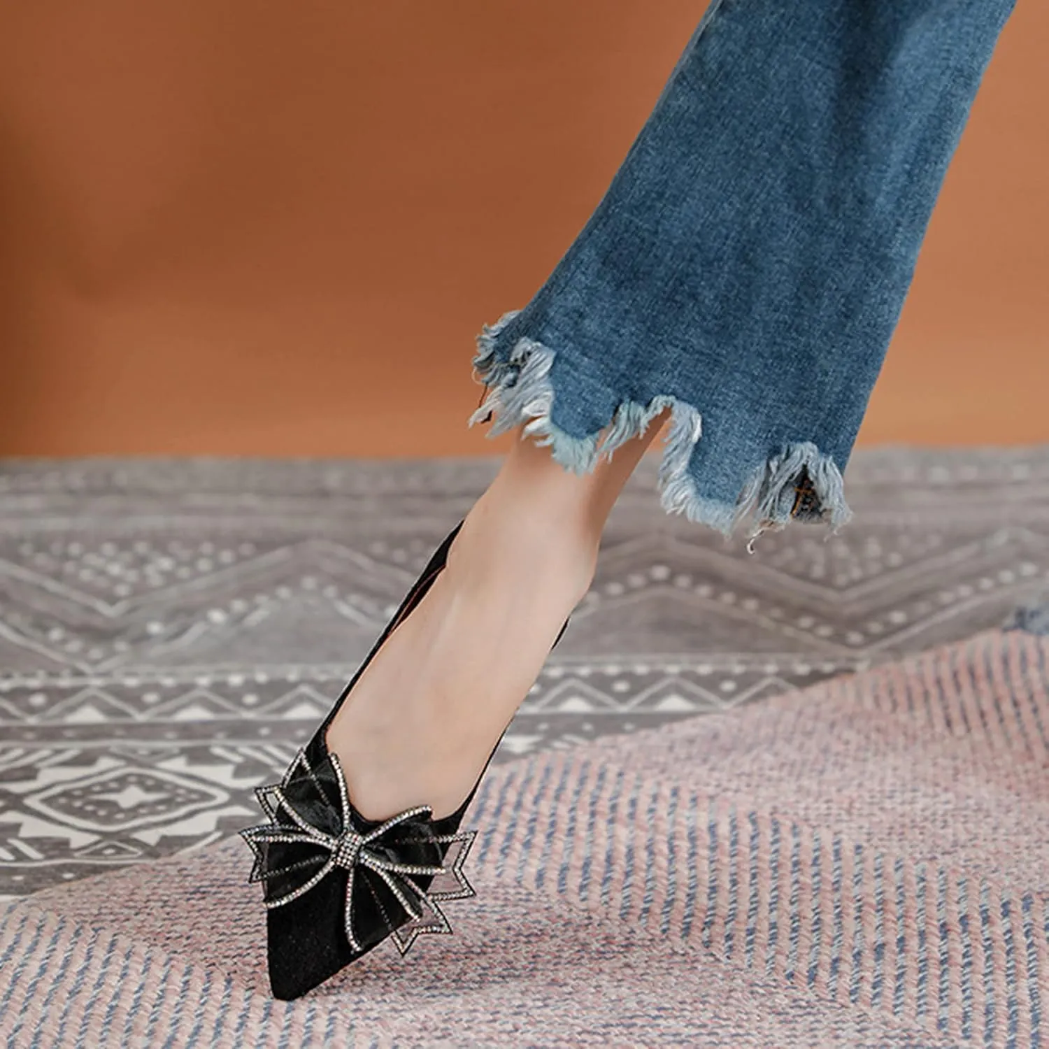 Women's Classy Pointed Toe Ballerina Ballets with Sparkly Rhinestone Bow-Knot Breathable Flat Shoes